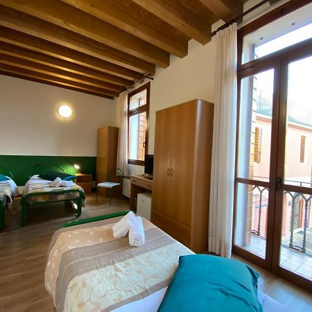 Casa Santa Caterina E Sant Antonio Hotell Padova Eksteriør bilde