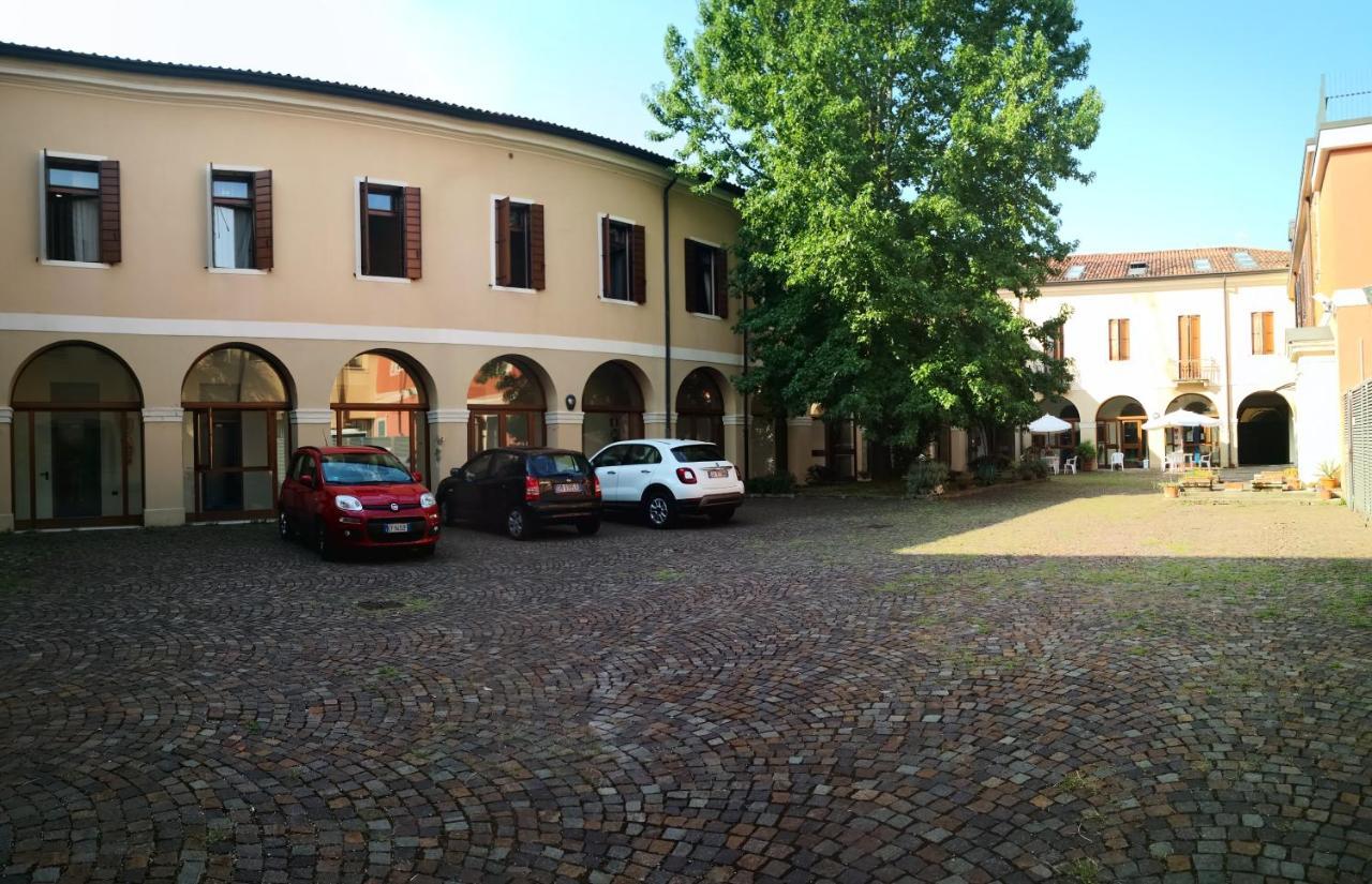 Casa Santa Caterina E Sant Antonio Hotell Padova Eksteriør bilde