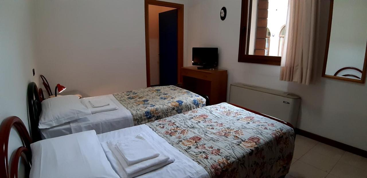 Casa Santa Caterina E Sant Antonio Hotell Padova Eksteriør bilde