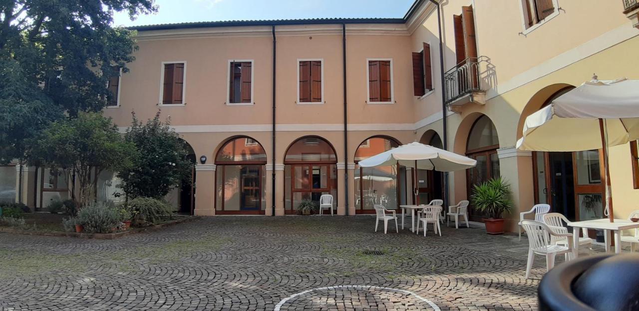 Casa Santa Caterina E Sant Antonio Hotell Padova Eksteriør bilde