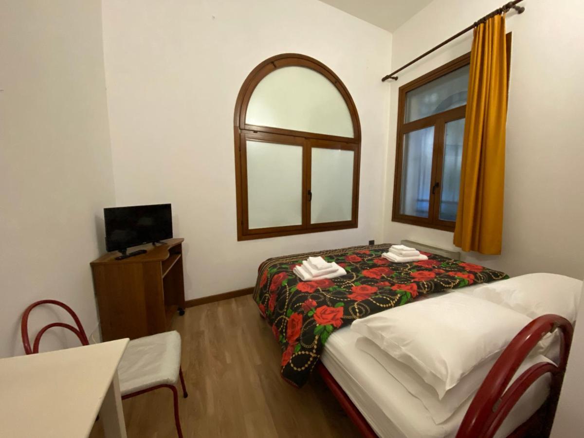 Casa Santa Caterina E Sant Antonio Hotell Padova Eksteriør bilde